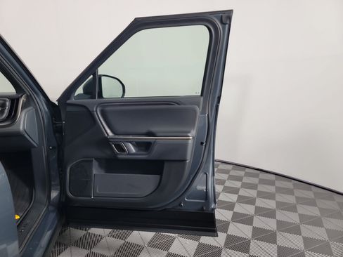 Used 2022 Rivian R1T Adventure AWD/4WD image 18