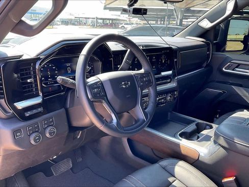 Used 2025 Chevrolet Silverado 2500 High Country w/ High Country Premium Package image 18