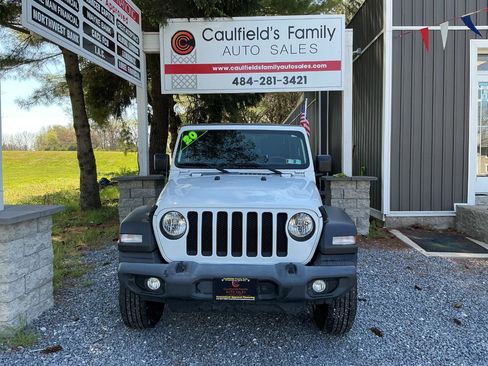 Used 2020 Jeep Wrangler Unlimited Sport AWD/4WD image 2