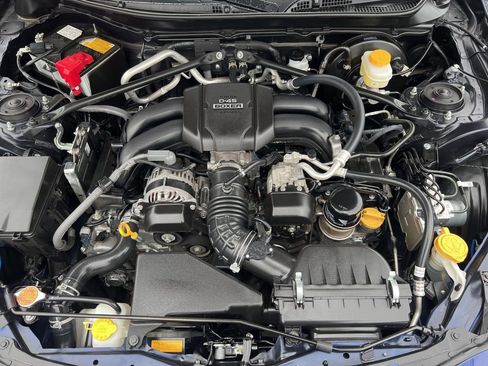 Used 2025 Toyota GR86 Premium w/ Performance Package image 17