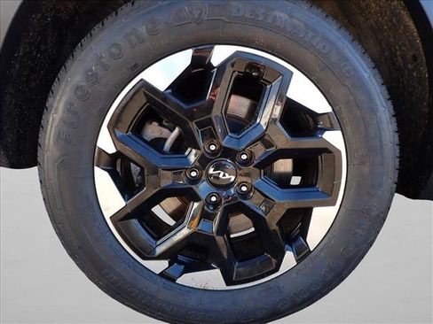 Used 2024 Kia Sorento S image 7
