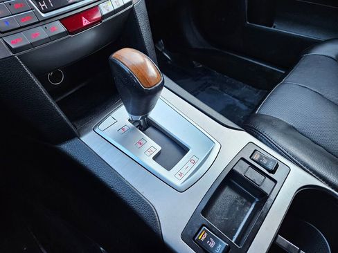 Used 2013 Subaru Outback 2.5i Limited image 24