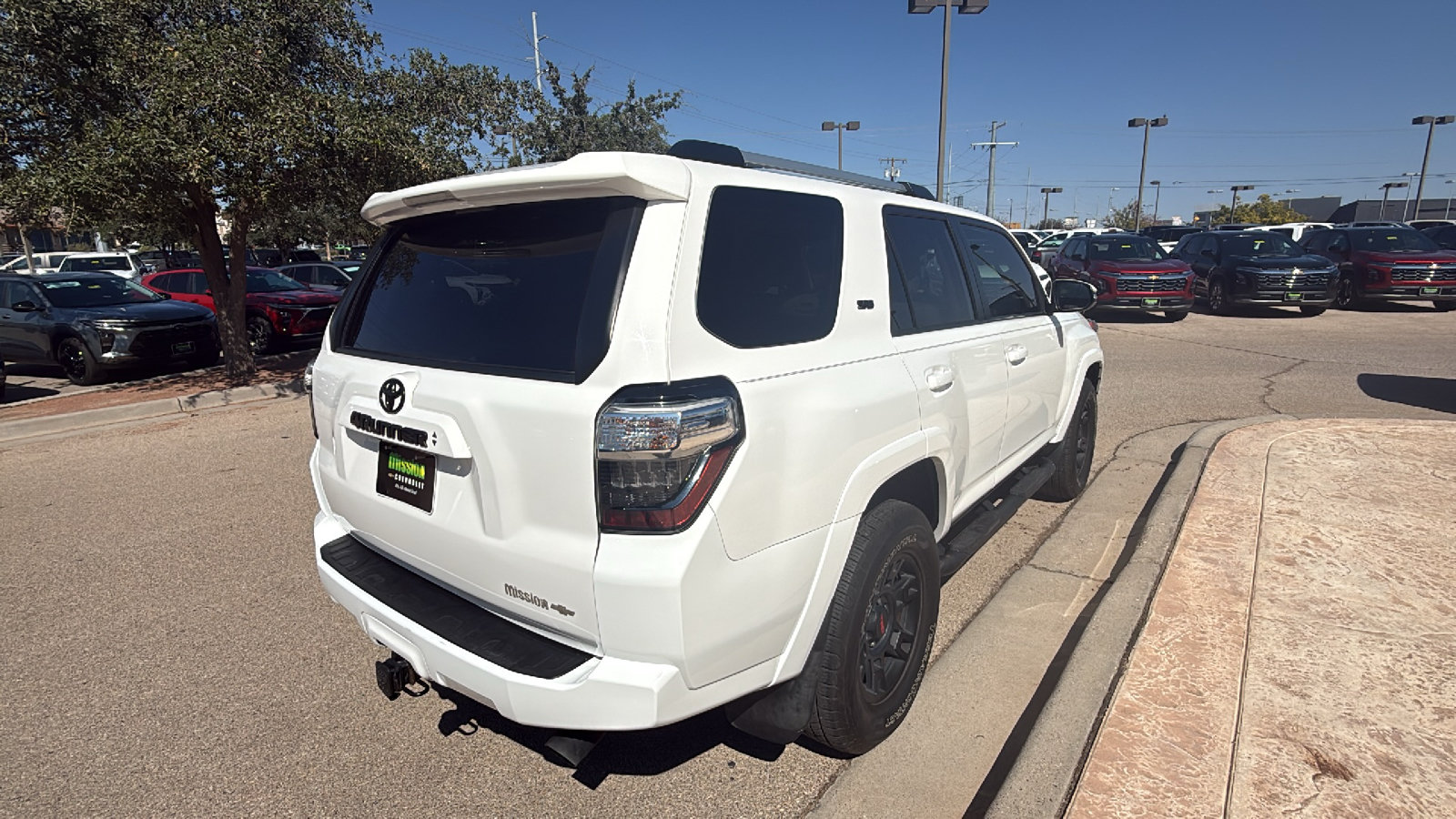 Used 2020 Toyota 4Runner SR5 Premium AWD/4WD image 9