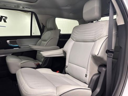 New 2026 Ford Expedition Platinum AWD/4WD image 9