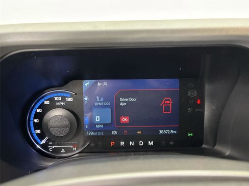 Used 2023 Ford Bronco Badlands image 28