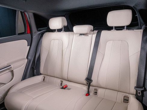 Used 2025 Mercedes-Benz GLA 250 image 28