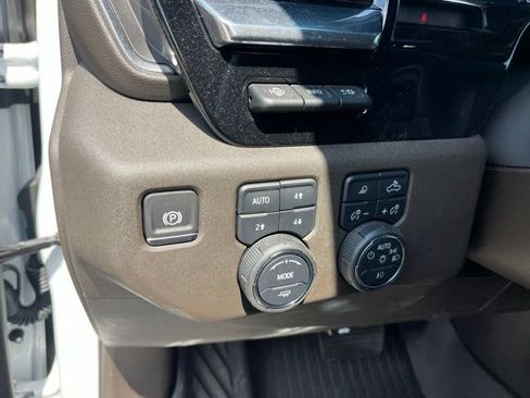 Used 2025 Chevrolet Silverado 1500 LTZ w/ LTZ Premium Package AWD/4WD image 17