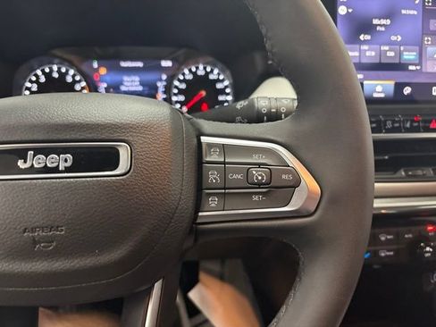 Used 2023 Jeep Compass Limited w/ Sun and Sound Group AWD/4WD image 24