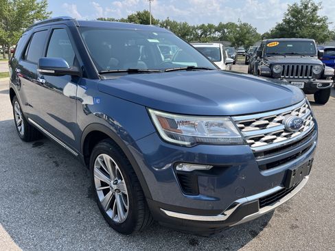 Used 2018 Ford Explorer Limited AWD/4WD image 3