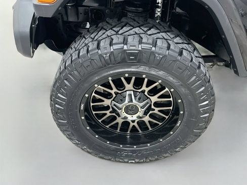 Used 2020 Jeep Gladiator Sport w/ Quick Order Package 24S AWD/4WD image 29
