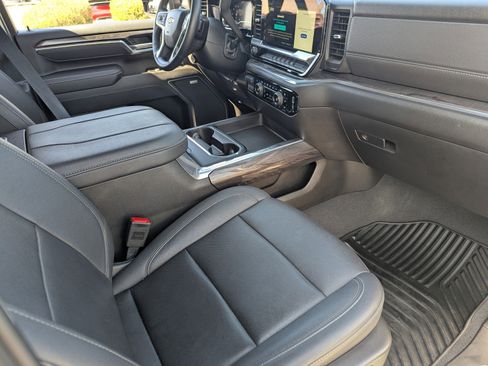 Certified 2025 Chevrolet Silverado 2500 LTZ w/ LTZ Convenience Package image 12