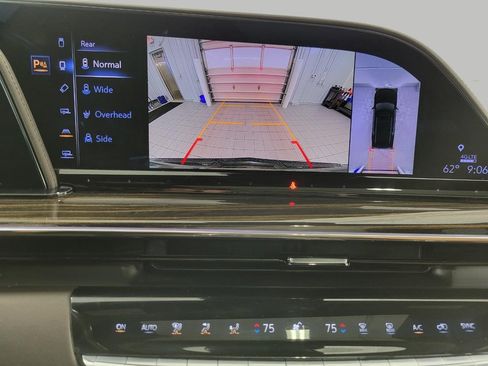 Used 2023 Cadillac Escalade Premium Luxury w/ Performance Package image 13