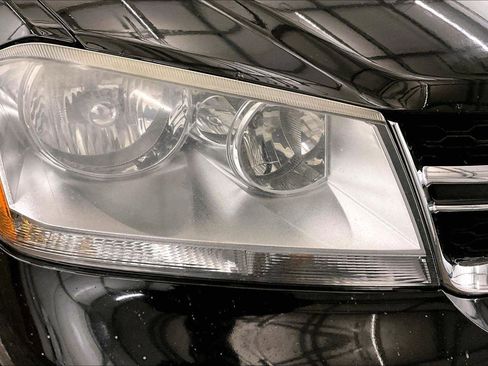 Used 2013 Dodge Avenger SE image 28