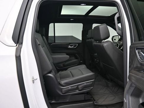 Used 2024 Chevrolet Suburban LT w/ LT Signature Package image 43