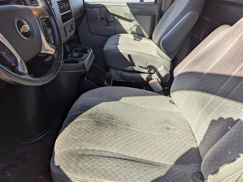 Used 2018 Chevrolet Express 2500 w/ Driver Convenience Package image 15