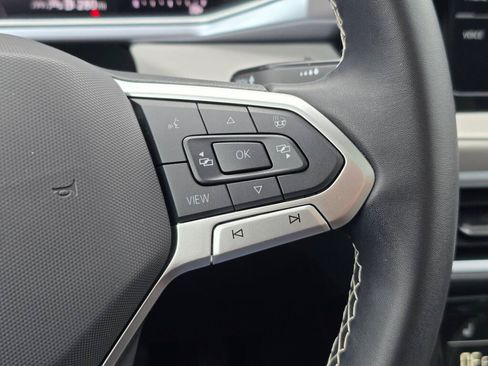 Certified 2025 Volkswagen Taos SE AWD/4WD image 28