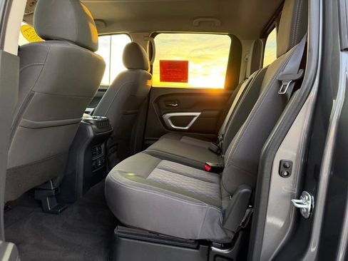 Used 2024 Nissan Titan SV w/ SV Convenience Package image 16