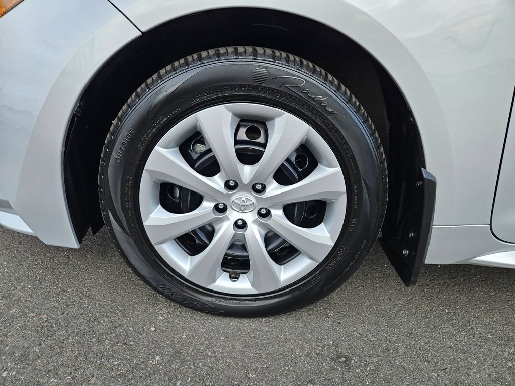 Used 2024 Toyota Corolla LE FWD image 10