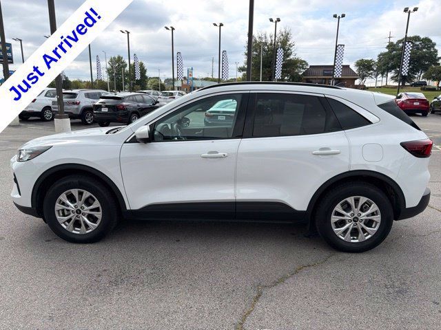 Used 2024 Ford Escape Active w/ Tech Pack #2 AWD/4WD image 6