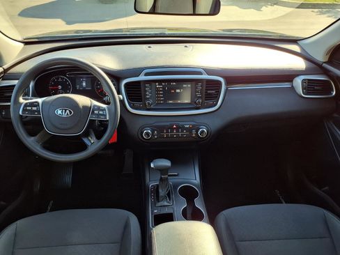Used 2019 Kia Sorento L FWD image 9