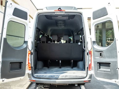 Used 2025 Mercedes-Benz Sprinter 2500 image 19