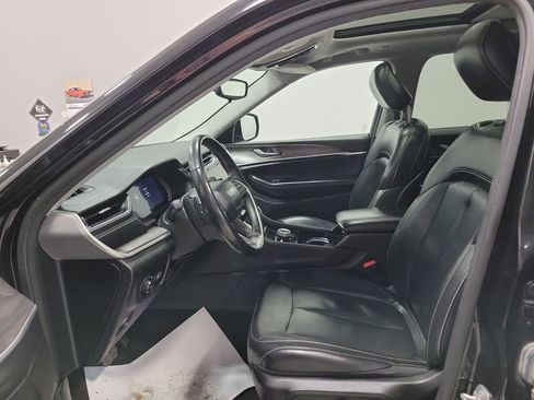 Used 2022 Jeep Grand Cherokee Limited image 30