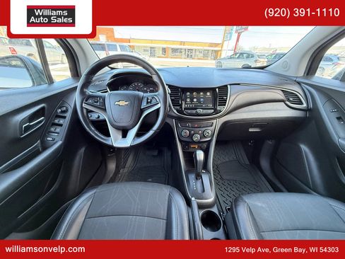 Used 2019 Chevrolet Trax LT w/ Redline Edition image 17