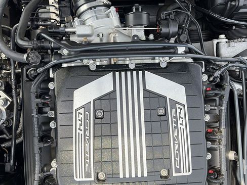 Used 2015 Chevrolet Corvette Z06 w/ 3LZ Preferred Equipment Group RWD image 11