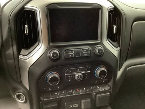 Used 2020 Chevrolet Silverado 1500 LT Trail Boss AWD/4WD image 19