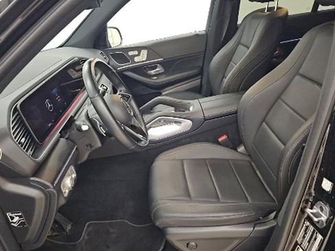 Used 2025 Mercedes-Benz GLE 450e 4MATIC image 2