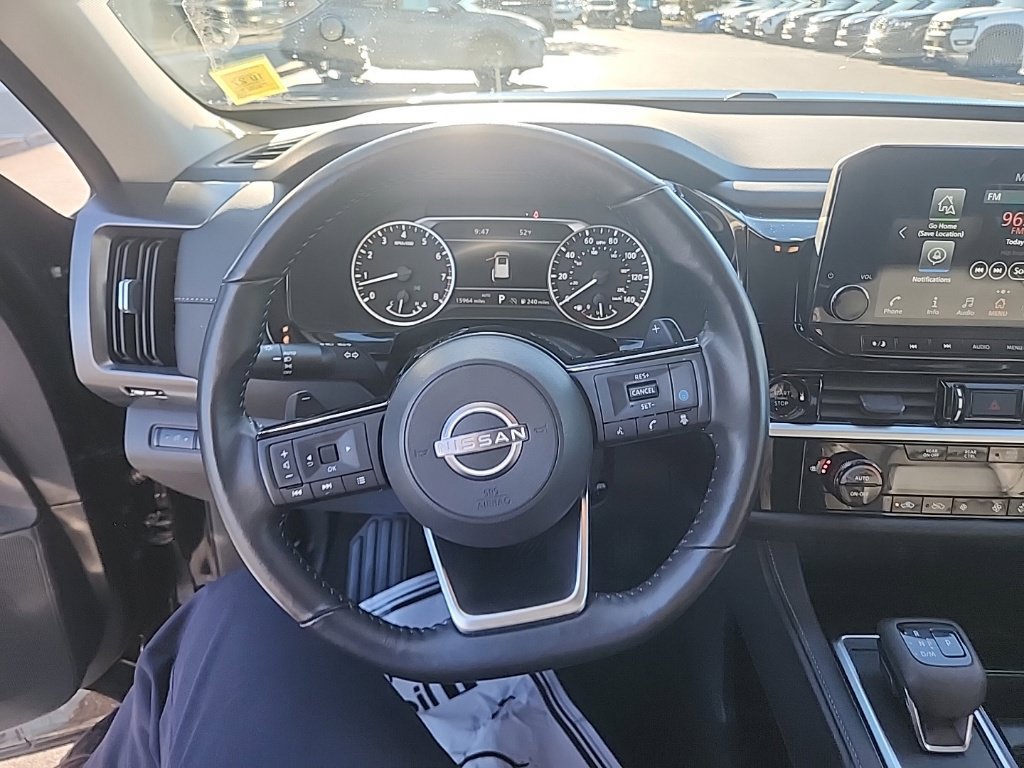 Used 2025 Nissan Pathfinder SL AWD/4WD image 15