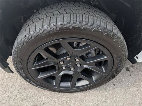 Used 2026 RAM 1500 Laramie AWD/4WD image 9