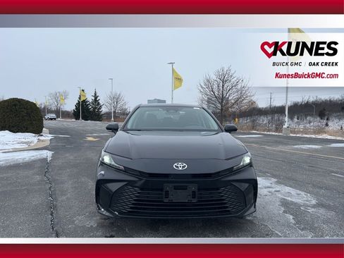 Used 2025 Toyota Camry LE FWD image 3