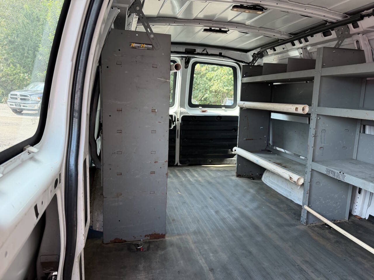 Used 2017 Chevrolet Express 3500 Extended RWD image 10