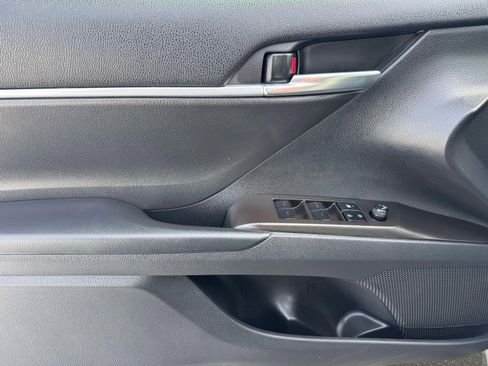 Certified 2022 Toyota Camry SE w/ Convenience Package image 14