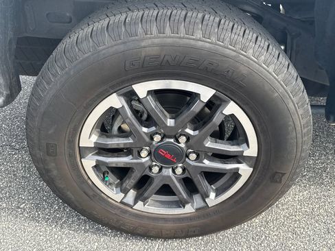 Used 2024 Toyota Tacoma TRD Sport image 17