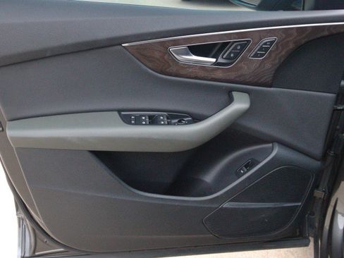 Used 2019 Audi Q8 Premium Plus AWD/4WD image 12