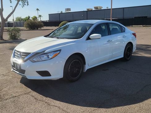 Used 2017 Nissan Altima 2.5 S w/ Power Driver Seat Package FWD image 4