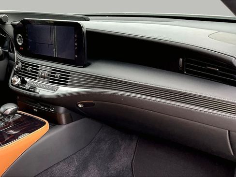 Used 2021 Lexus LS 500 w/ Interior Upgrade Package RWD image 19