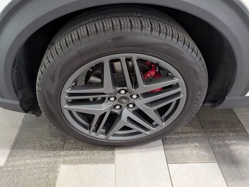 Used 2025 Ford Explorer ST image 7