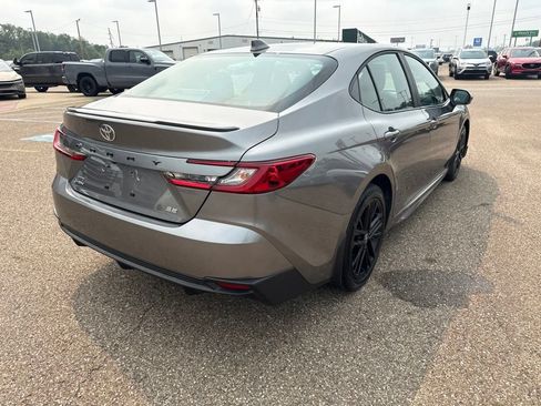Used 2025 Toyota Camry SE AWD/4WD image 8