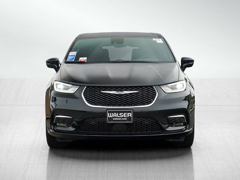 New 2026 Chrysler Pacifica Select image 2