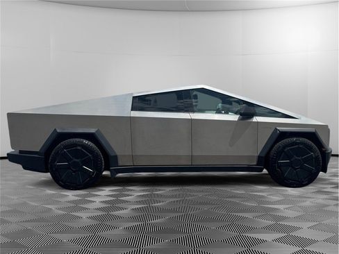 Used 2024 Tesla Cybertruck AWD Crew Cab image 6