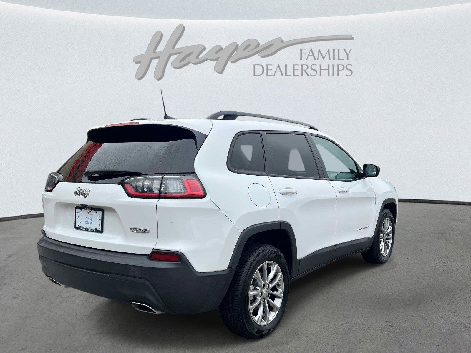 Used 2022 Jeep Cherokee Latitude Lux w/ Sun & Sound Group FWD image 3
