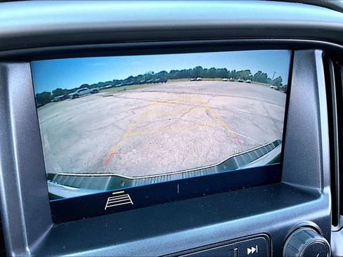 Used 2022 Chevrolet Colorado LT w/ Fleet Safety Package RWD image 15