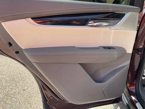Certified 2022 Cadillac XT6 Premium Luxury w/ Technology Package AWD/4WD image 21