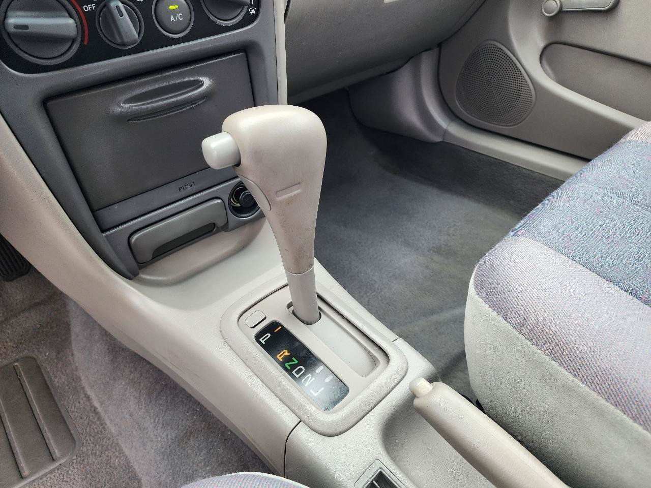 Used 1998 Toyota Corolla FWD image 16