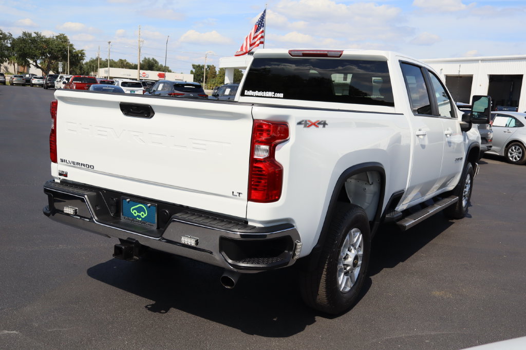 Used 2023 Chevrolet Silverado 2500 LT AWD/4WD image 9