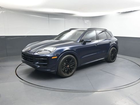Certified 2026 Porsche Cayenne GTS AWD/4WD image 2