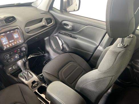 Used 2022 Jeep Renegade Latitude w/ Convenience Group AWD/4WD image 23